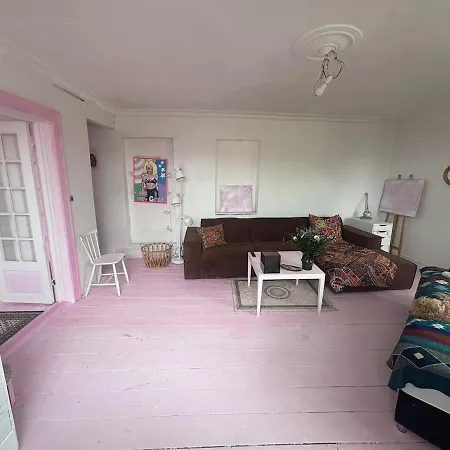 Book Entire 3br In